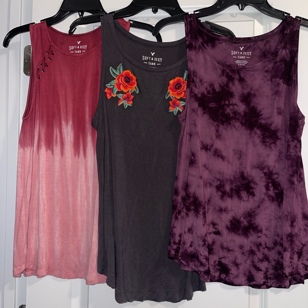 Soft and Sexy American Eagle Tanks